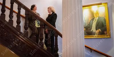 conversation dans l'escalier films